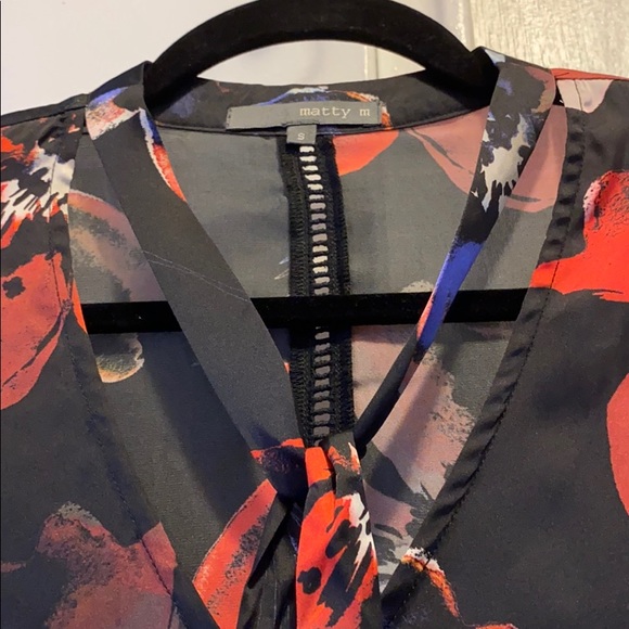 long sleeve cold shoulder top - Picture 3 of 4